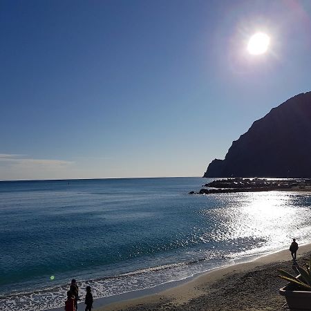 Lorenzo'S Charming Flat Μοντερόσο αλ Μάρε Εξωτερικό φωτογραφία